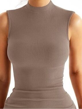 Olivia Rae Sleeveless Ribbed Mock Neck Top - Taupe Size Medium